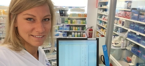 Pharmazeutin im Praktikum PhiP in der MEDICON Apotheke